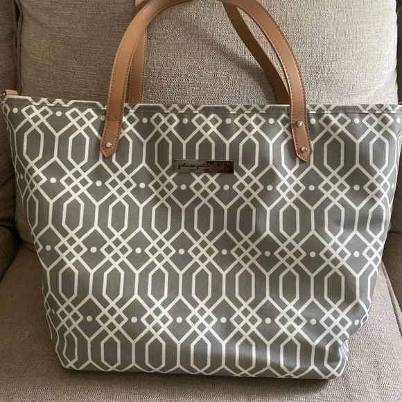 Petunia Pickle Bottom Diaper Bag - Picture 1 of 5